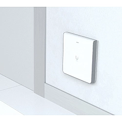 UBIQUITI U6-Enterprise-IW In-Wall Access point Dual Band WiFi 6E 4x4 MIMO 1xRJ45 2.5Gb/s PoE+ 4x RJ45 1000Mb/s